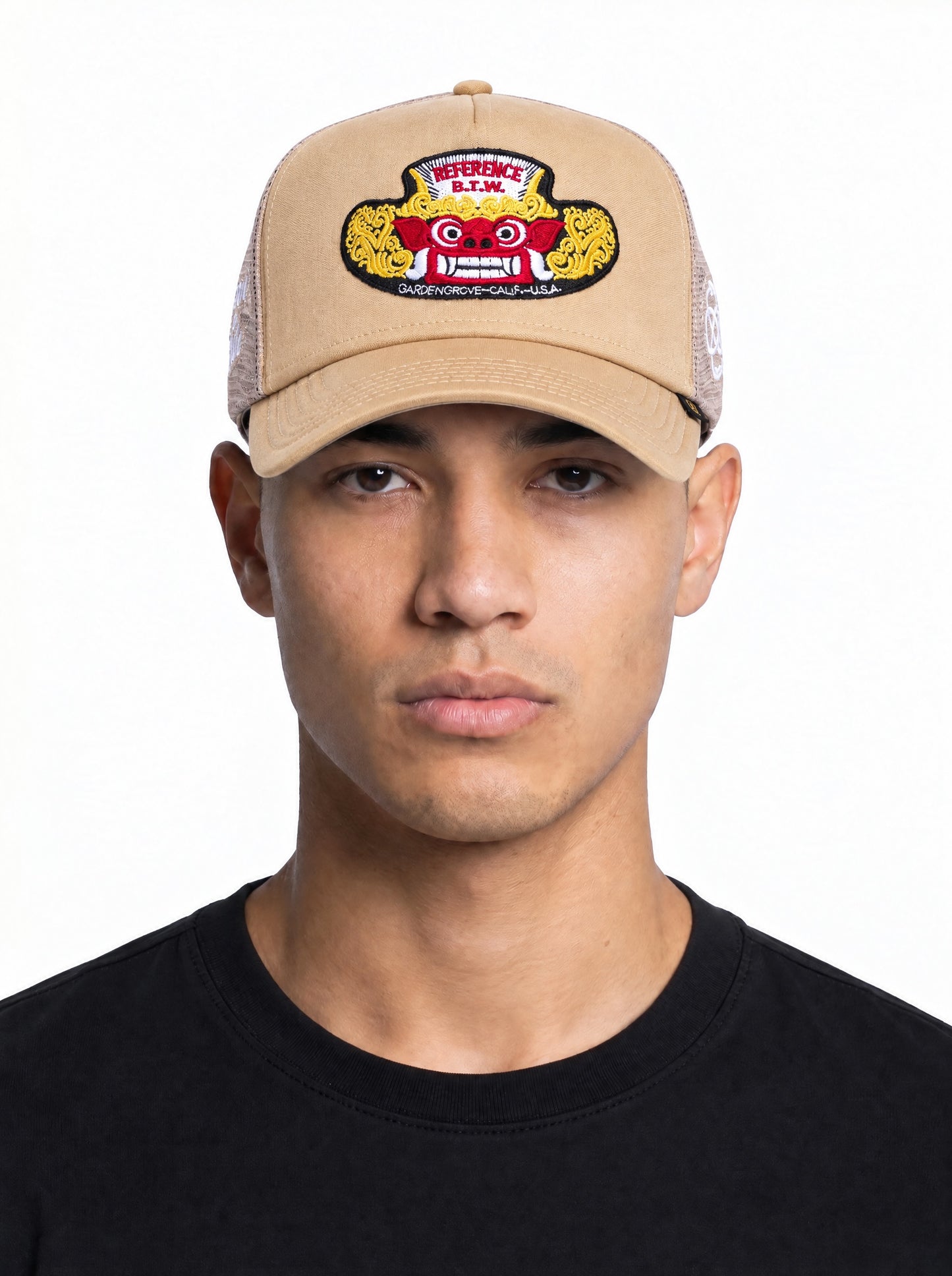 Fangs Trucker (Tan)