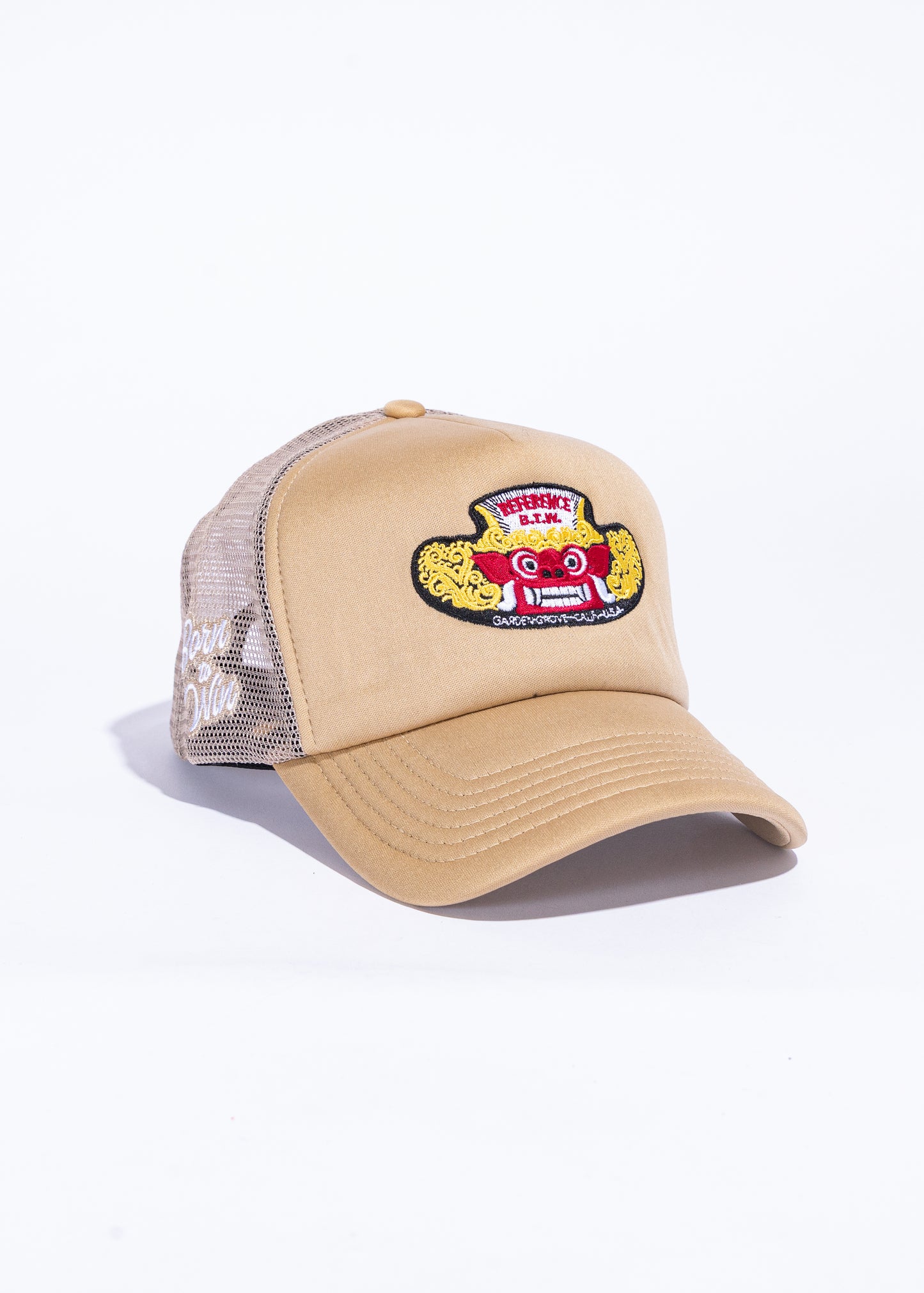 Fangs Trucker (Tan)