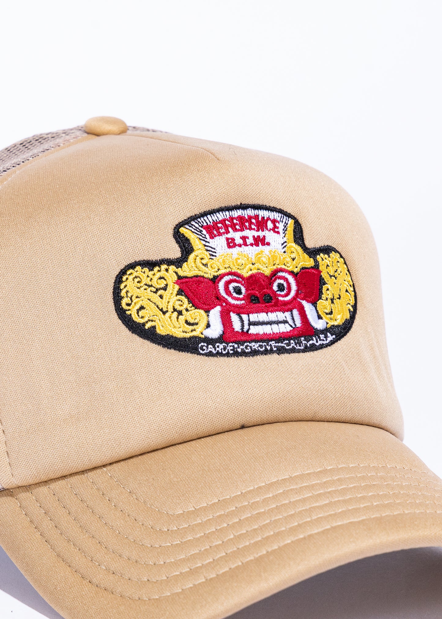 Fangs Trucker (Tan)