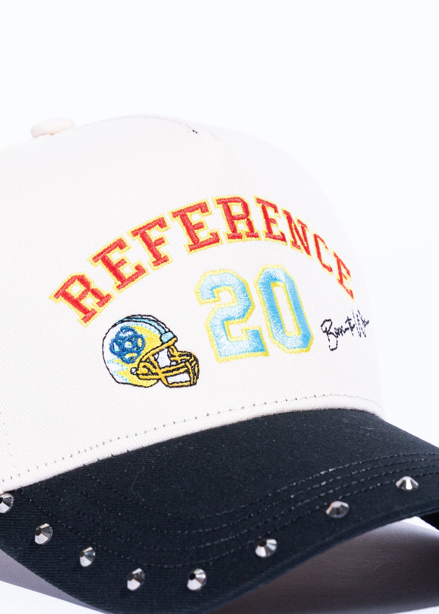 Legacy (Cream/Black)